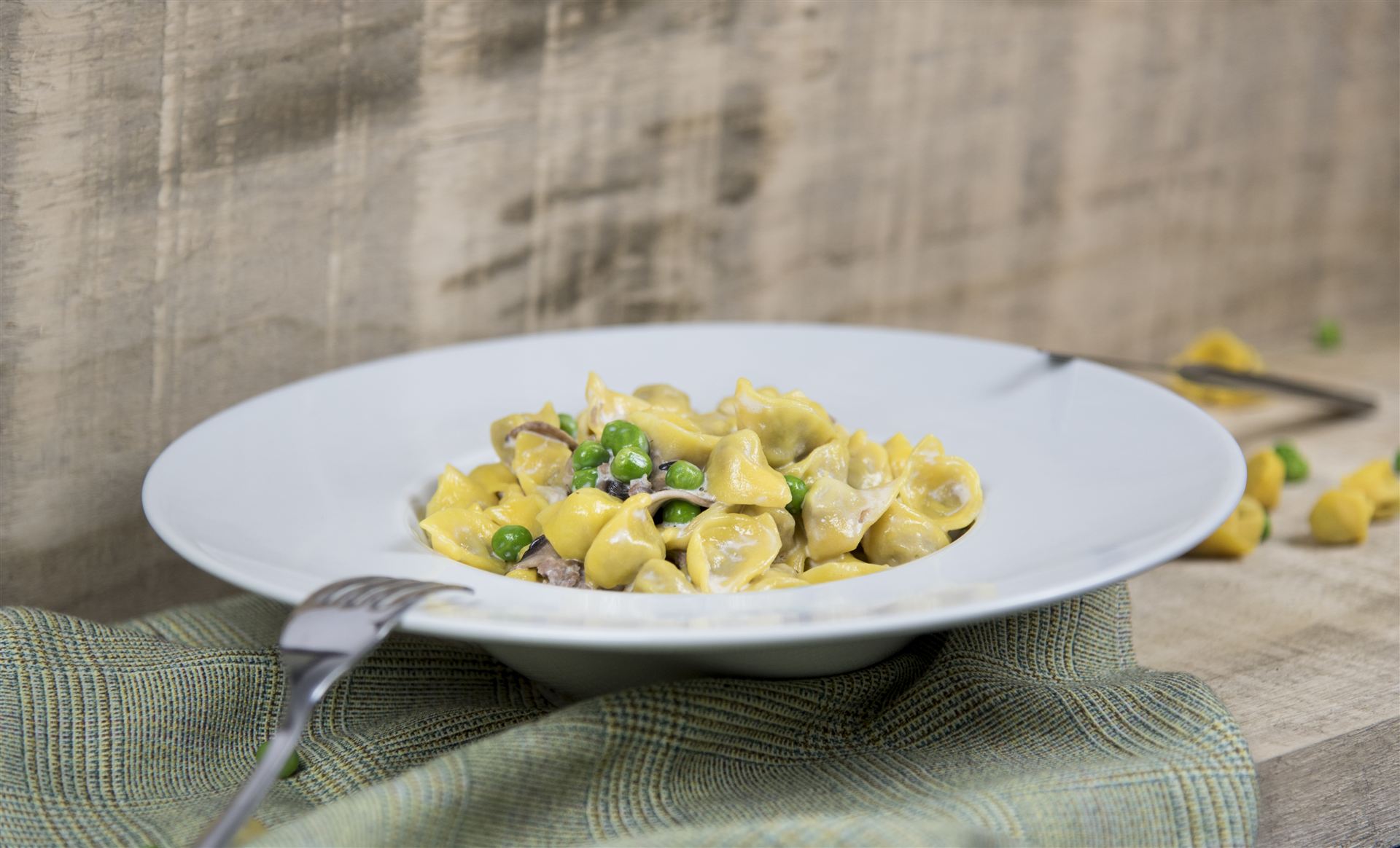 Tortellini panna prosciutto e piselli